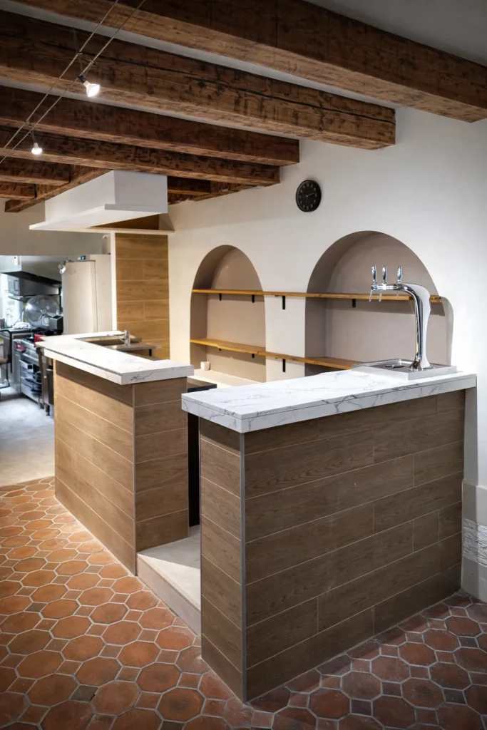 Rénovation intérieure avec création d’un espace bar et cuisine au Creusot